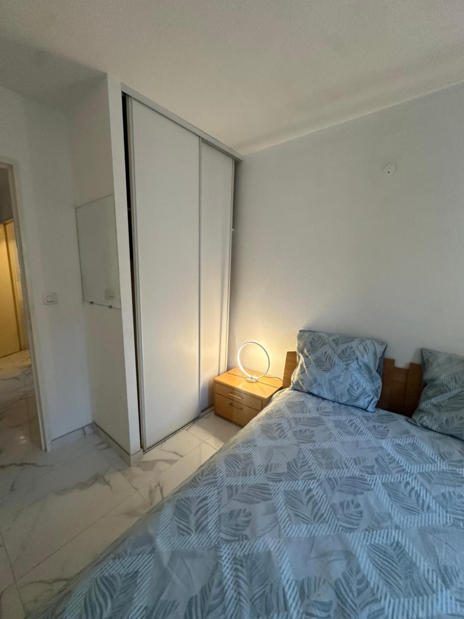 Tres Beau Trois Pieces Avec Vue Degagee Appartement