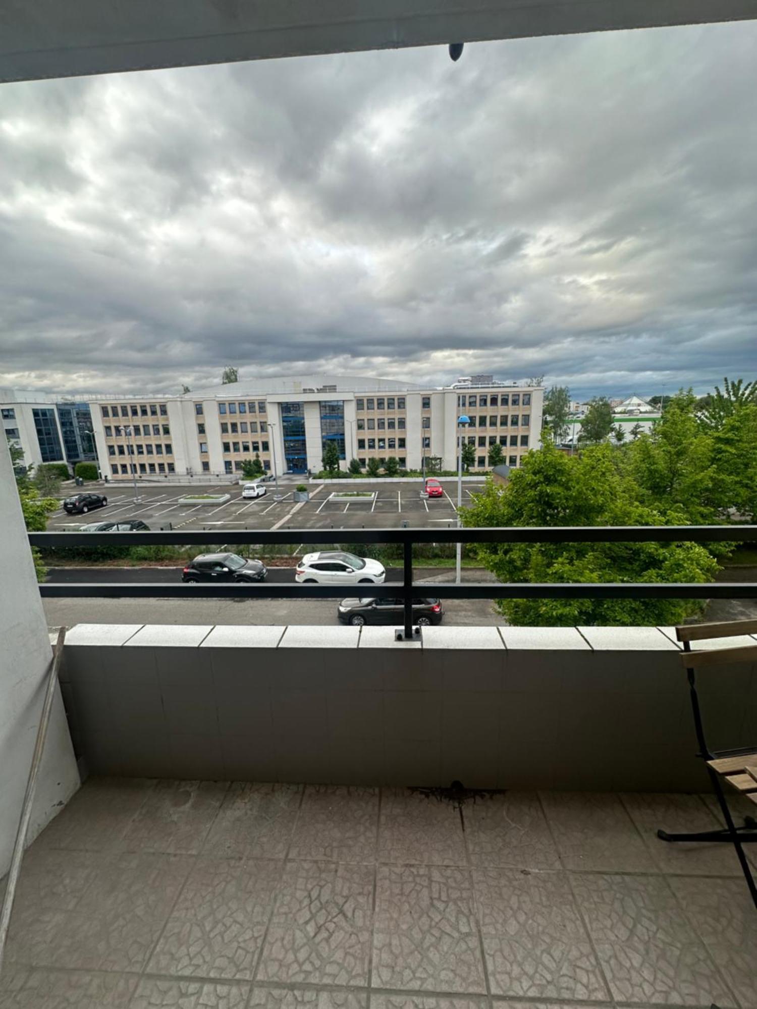 Appartement Tres Beau Trois Pieces Avec Vue Degagee